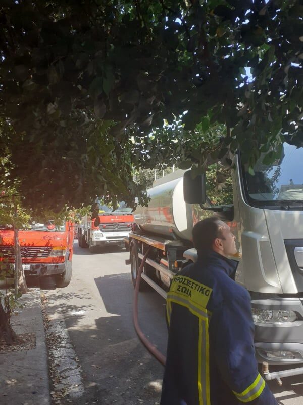 Δώμα στις φλόγες στο κεντρικό Χαϊδάρι 4 Δώμα στις φλόγες στο κεντρικό Χαϊδάρι 3