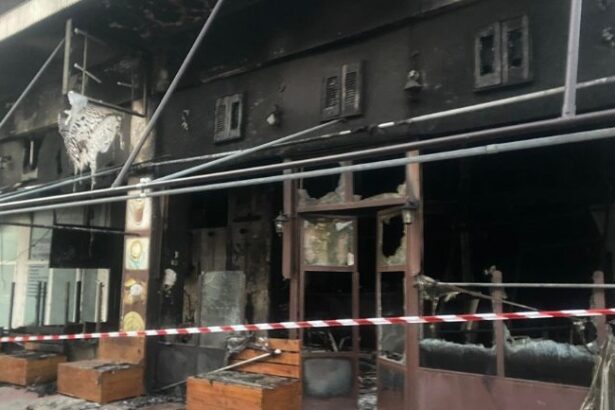 Παρανάλωμα καφετέρια στο Περιστέρι - Απανωτές εκρήξεις 31