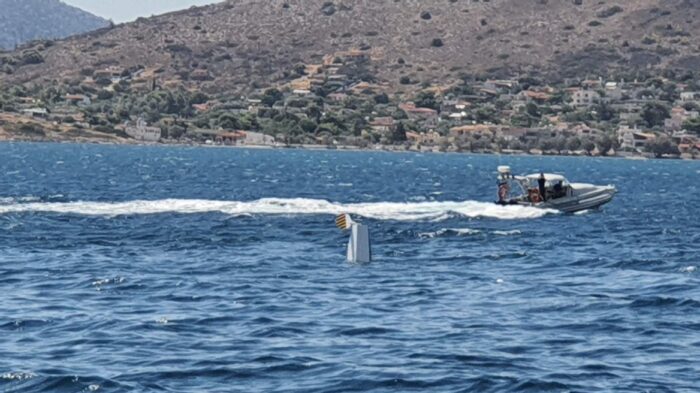 Λουτρόπυργος: Αναγκαστική προσθαλάσσωση πυροσβεστικού λόγω βλάβης 2 Λουτρόπυργος: Αναγκαστική προσθαλάσσωση πυροσβεστικού λόγω βλάβης 1