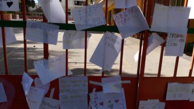 Τα παιδιά μπήκαν στη δοκιμασία να βρουν το σχολείο τους για πάντα κλειδωμένο... 25
