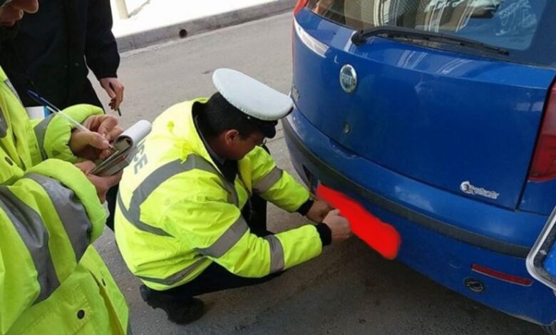 Τέλος η αφαίρεση πινακίδων και άδειας κυκλοφορίας 2 Τέλος η αφαίρεση πινακίδων και άδειας κυκλοφορίας 1
