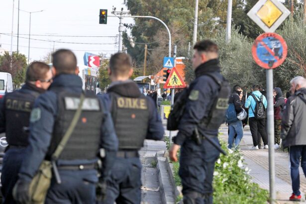 Αιγάλεω: Συμπλοκή στο ΕΠΑΛ ανάμεσα σε μαθητή και διευθυντή - Τραυματίες και οι δύο 43