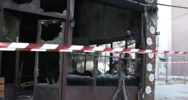 Επίθεση με εκρηκτικό μηχανισμό σε καφετέρια στο Περιστέρι 4 Επίθεση με εκρηκτικό μηχανισμό σε καφετέρια στο Περιστέρι 3