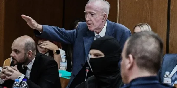 Θάνος Πλεύρης για ναζιστικό χαιρετισμό του πατέρα του: "Είναι αποκτήνωση" 4 Θάνος Πλεύρης για ναζιστικό χαιρετισμό του πατέρα του: "Είναι αποκτήνωση" 3