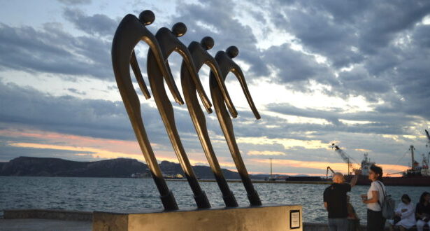 Σώματα σε κυματισμό: "Αέναος Πλους" στο λιμάνι της Ελευσίνας 33
