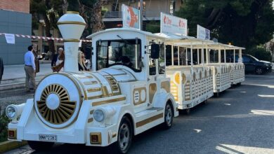 Ξεκίνησε δρομολόγια το χριστουγεννιάτικο τρενάκι 13
