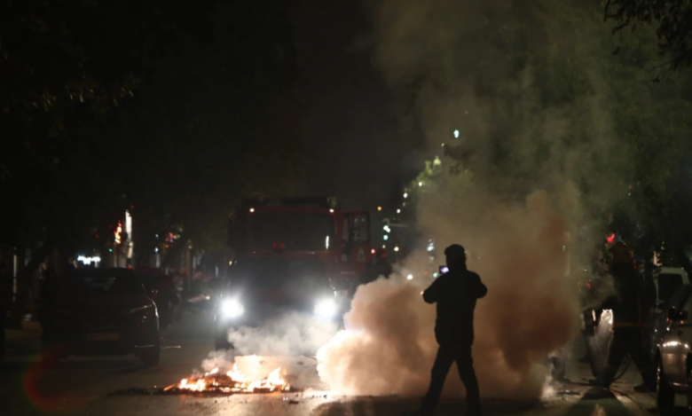 Επεισόδια σε Ασπρόπυργο και Μέγαρα, διακοπή κυκλοφορίας στην Αθηνών - Κορίνθου 2 Επεισόδια σε Ασπρόπυργο και Μέγαρα, διακοπή κυκλοφορίας στην Αθηνών - Κορίνθου 1