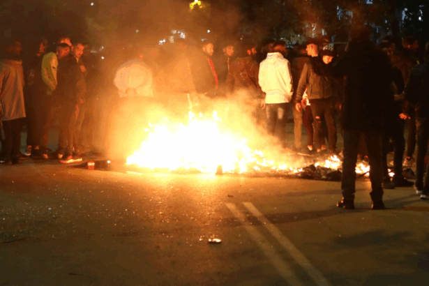 Ξυλοκόπησαν οδηγό φορτηγού στην Περιφερειακή Αιγάλεω 25