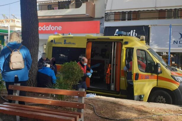 Σοβαρό τροχαίο στην Καραϊσκάκη, δύο τραυματίες - Καταγγελία για βάρβαρη συμπεριφορά διερχόμενων οδηγών 113