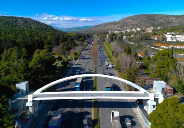 Πλήρως λειτουργική η πεζογέφυρα του Δάσους 4 Πλήρως λειτουργική η πεζογέφυρα του Δάσους 3