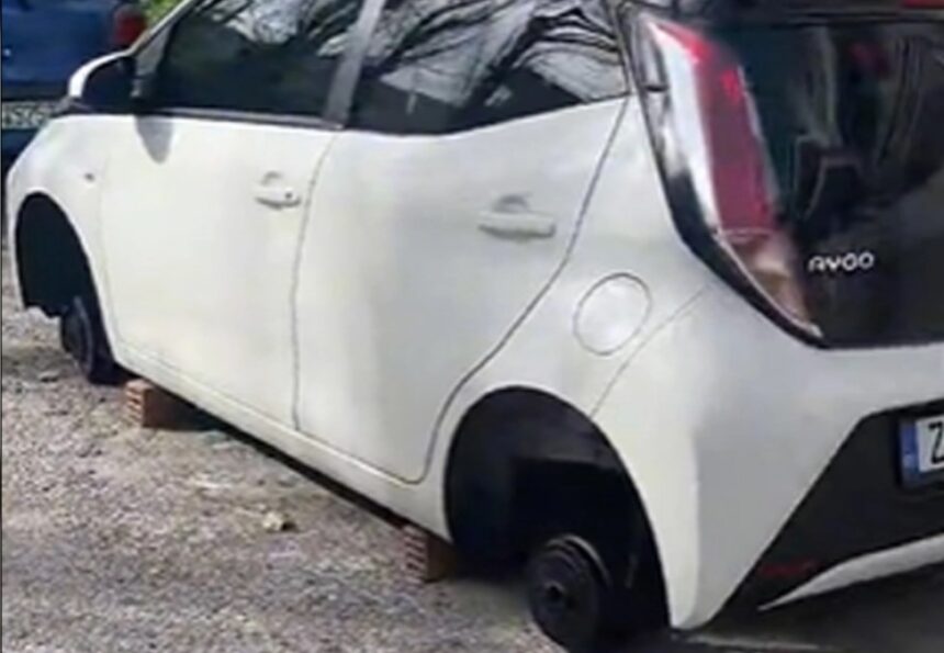 Βρήκε το Toyota του στους τάκους! 1