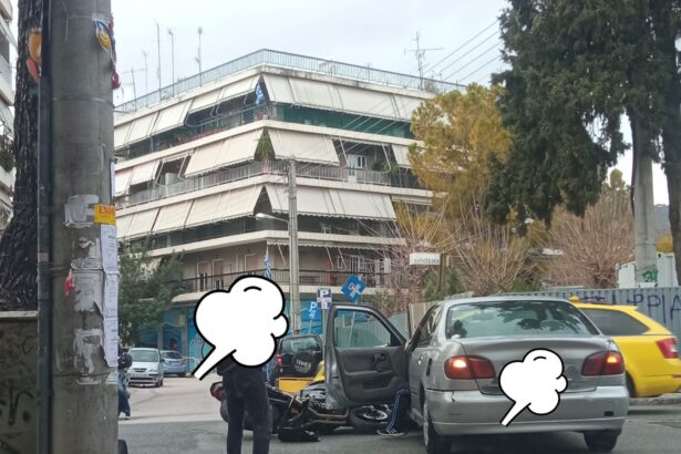 Σύγκρουση μηχανής με ΙΧ στην Καραϊσκάκη 31
