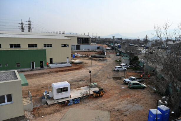 "Σε σκουπιδοαποθήκη μετατρέπεται το Αιγάλεω" 3