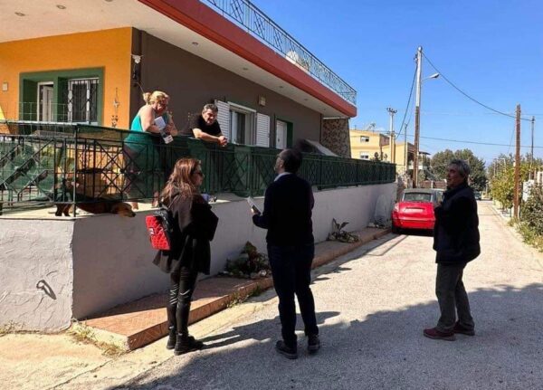 Ο Άρης Πανόπουλος στις γειτονιές της Αφαίας Σκαραμαγκά, που ανησυχούν 8 Ο Άρης Πανόπουλος στις γειτονιές της Αφαίας Σκαραμαγκά, που ανησυχούν 7