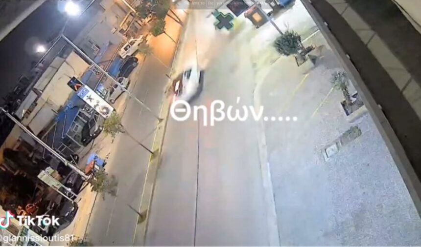Λ. Θηβών: Τρελή προσπέραση από δεξιά και σύγκρουση στο αντίθετο ρεύμα! - Βίντεο 1