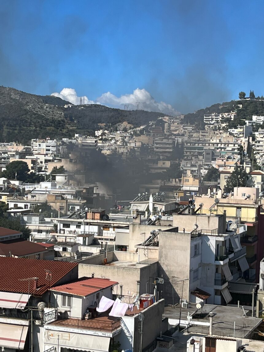 Φωτιά σε σπίτι, κλειστή η Καραϊσκάκη 1