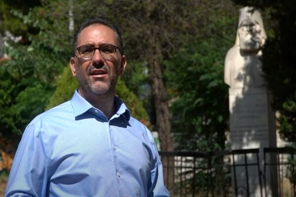 "Πράσσειν άλογα" ΝΑΙ, "πράσινη πόλη" ΟΧΙ… από τη διοίκηση Ντηνιακού 4 "Πράσσειν άλογα" ΝΑΙ, "πράσινη πόλη" ΟΧΙ… από τη διοίκηση Ντηνιακού 3