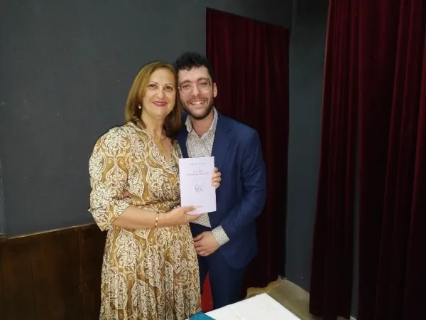 Ο ποιητής Παναγιώτης Μπενέας μιλά για "Το ελιξίριο της αιώνιας συντροφιάς" 27 Ο ποιητής Παναγιώτης Μπενέας μιλά για "Το ελιξίριο της αιώνιας συντροφιάς" 26
