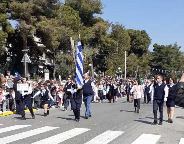 ΚΕΑ ΑΜΕΑ: Με περηφάνεια στις παρελάσεις της 25ης Μαρτίου 5 ΚΕΑ ΑΜΕΑ: Με περηφάνεια στις παρελάσεις της 25ης Μαρτίου 4