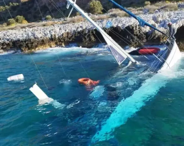 Στο Αττικόν έγκυος από το ιστιοφόρο με μετανάστες που βυθίστηκε στη Λακωνία 2 Στο Αττικόν έγκυος από το ιστιοφόρο με μετανάστες που βυθίστηκε στη Λακωνία 1