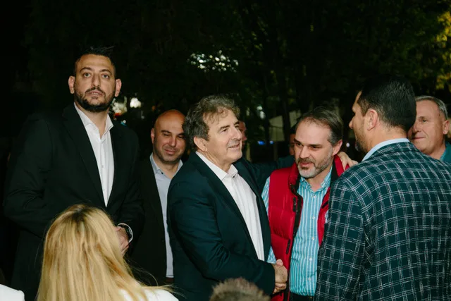 Μ. Χρυσοχοΐδης: "Αυτό που συμβαίνει απόψε στο Χαϊδάρι είναι πρωτοφανές" 8 Μ. Χρυσοχοΐδης: "Αυτό που συμβαίνει απόψε στο Χαϊδάρι είναι πρωτοφανές" 7