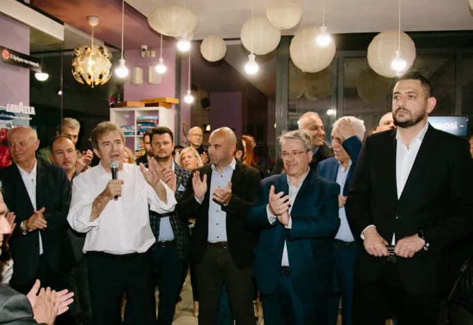 Μ. Χρυσοχοΐδης: "Αυτό που συμβαίνει απόψε στο Χαϊδάρι είναι πρωτοφανές" 2 Μ. Χρυσοχοΐδης: "Αυτό που συμβαίνει απόψε στο Χαϊδάρι είναι πρωτοφανές" 1