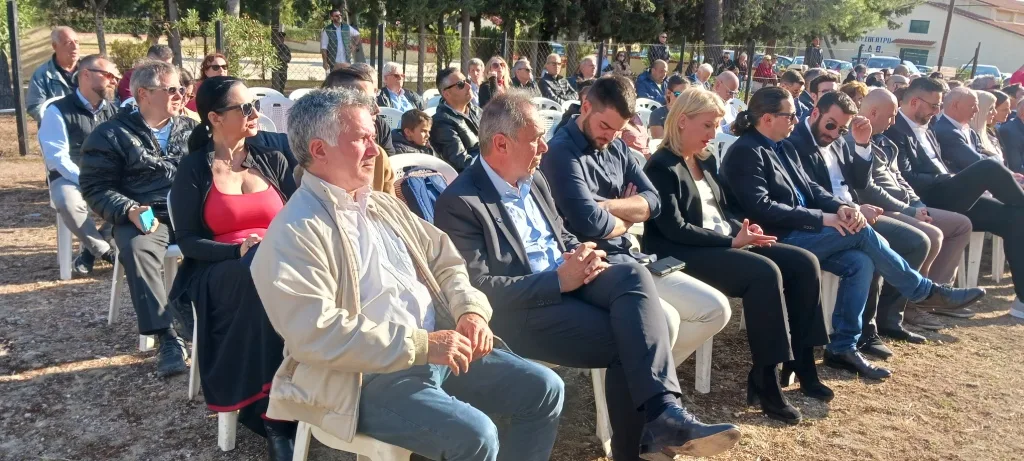 "Θα ξεπηδήσει ο καθαρμός κι η λευτεριά το Μάη" 4 "Θα ξεπηδήσει ο καθαρμός κι η λευτεριά το Μάη" 3