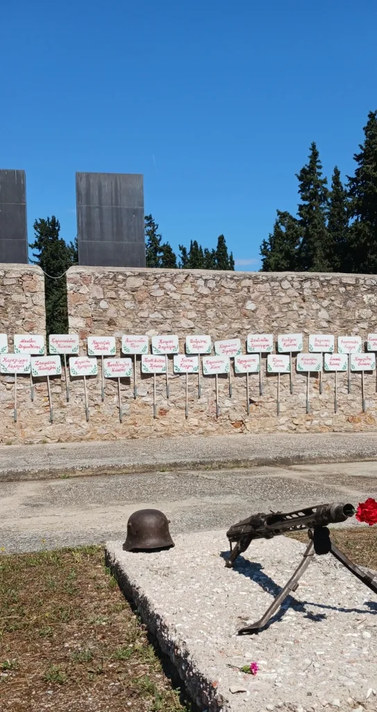 "Θα ξεπηδήσει ο καθαρμός κι η λευτεριά το Μάη" 6 "Θα ξεπηδήσει ο καθαρμός κι η λευτεριά το Μάη" 5