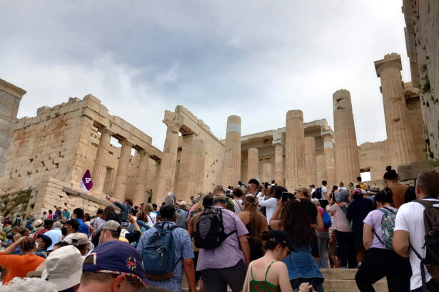 Συνωστισμός στην Ακρόπολη: Η κρουαζιέρα κάνει απόβαση στον Ιερό Βράχο 23
