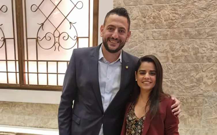 "Καλωσορίζω την Ελένη, προχωράμε μαζί με τους νέους και τις νέες της πόλης μας" 2 "Καλωσορίζω την Ελένη, προχωράμε μαζί με τους νέους και τις νέες της πόλης μας" 1