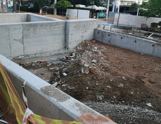 Ζαρντινιέρα Πλατείας Δάσους 2 Ζαρντινιέρα Πλατείας Δάσους 1