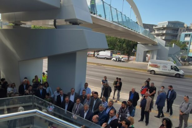 πεζογέφυρα της Λ. Αθηνών