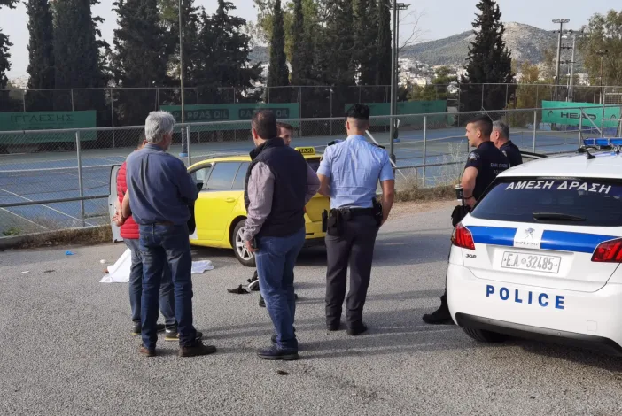 Χαϊδάρι: Οδηγός ταξί βρέθηκε νεκρός, έξω από το αυτοκίνητό του 2 Χαϊδάρι: Οδηγός ταξί βρέθηκε νεκρός, έξω από το αυτοκίνητό του 1