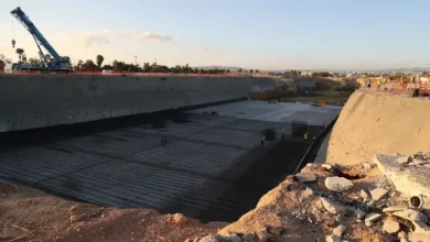 "Μας δουλεύετε; Πού θα βρεθούν τα "μπικινίνια" για τα μεγάλα έργα στη Δυτική Αθήνα που γράφετε κάθε τόσο;" 23