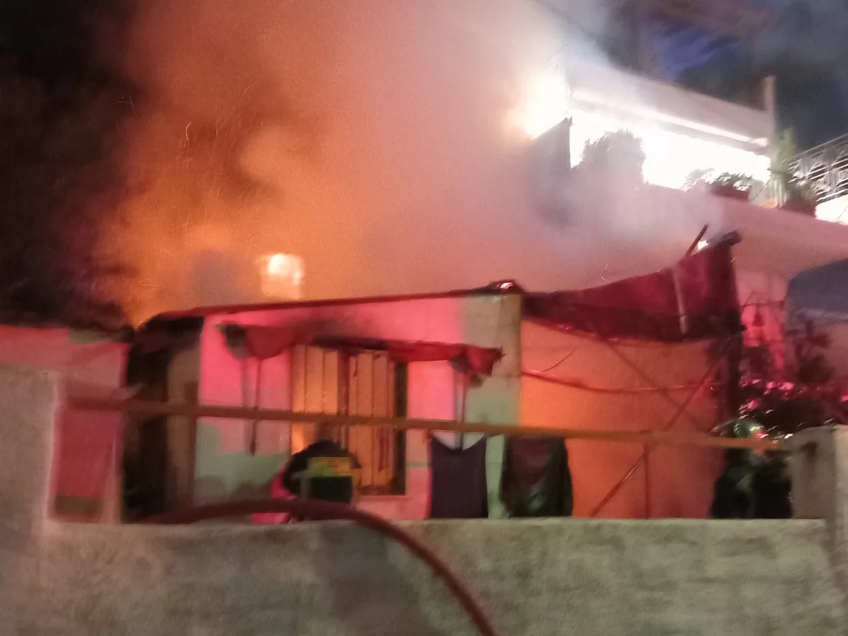 Μεγάλη φωτιά σε σπίτι βρίσκεται σε εξέλιξη στο Δάσος - Κινητοποίηση της Πυροσβεστικής 3