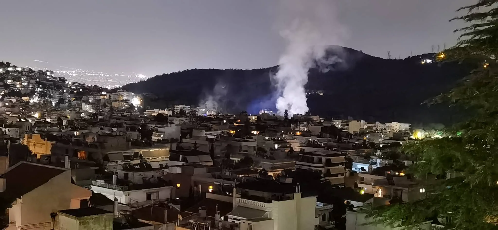 Μεγάλη φωτιά σε σπίτι βρίσκεται σε εξέλιξη στο Δάσος - Κινητοποίηση της Πυροσβεστικής 10 Μεγάλη φωτιά σε σπίτι βρίσκεται σε εξέλιξη στο Δάσος - Κινητοποίηση της Πυροσβεστικής 9