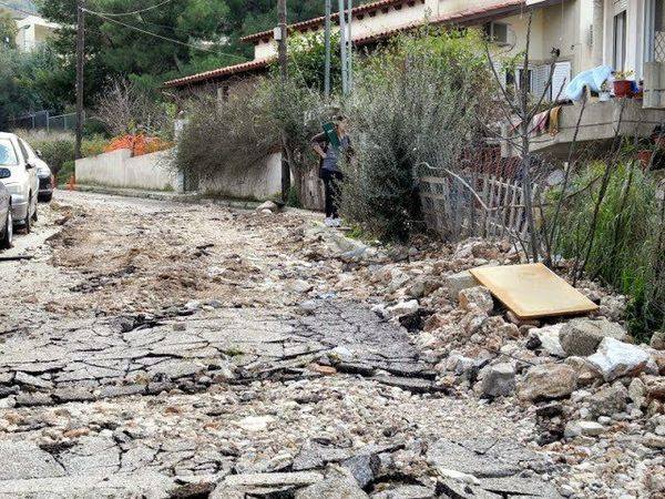 "Τα αντιπλημμυρικά έργα στο Χαϊδάρι ωρίμασαν τόσο, που σαπίζουν στα συρτάρια!" 2 αντιπλημμυρικά έργα στο Χαϊδάρι
