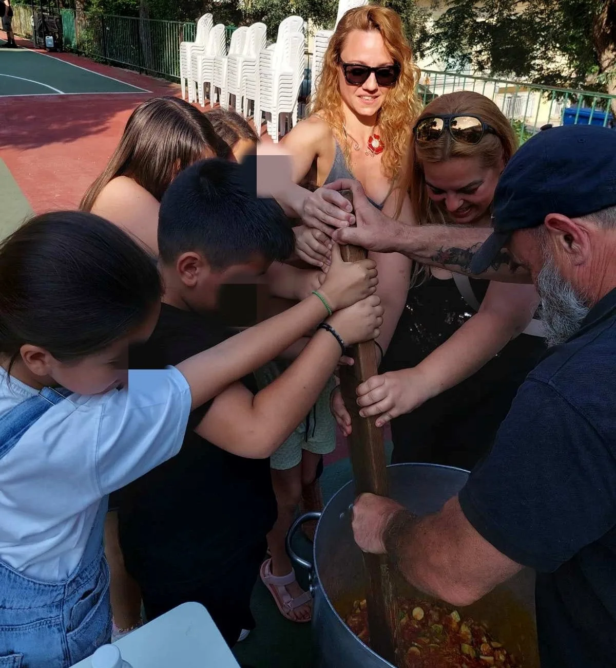 1ο Δημοτικό: Τα παιδιά δοκίμασαν τα νοστιμότερα μακαρόνια της ζωής τους! 4 1ο Δημοτικό: Τα παιδιά δοκίμασαν τα νοστιμότερα μακαρόνια της ζωής τους! 3