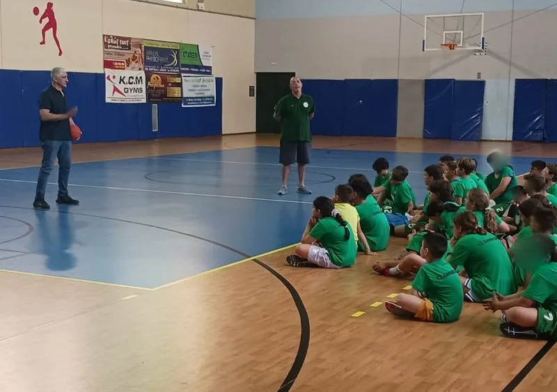 Ο "Δράκος" μαγεύει με τις ιστορίες του το καμπ της Δάφνης Δαφνίου 1