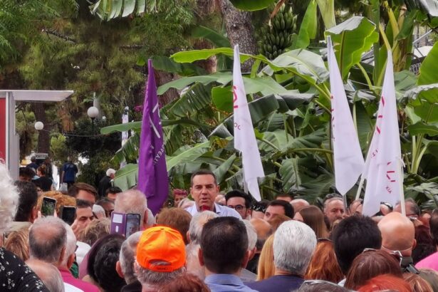 Ο Αλέξης Τσίπρας στο Χαϊδάρι δήλωσε... "ντεμοντέ" - Η βόλτα στην Καραϊσκάκη 15