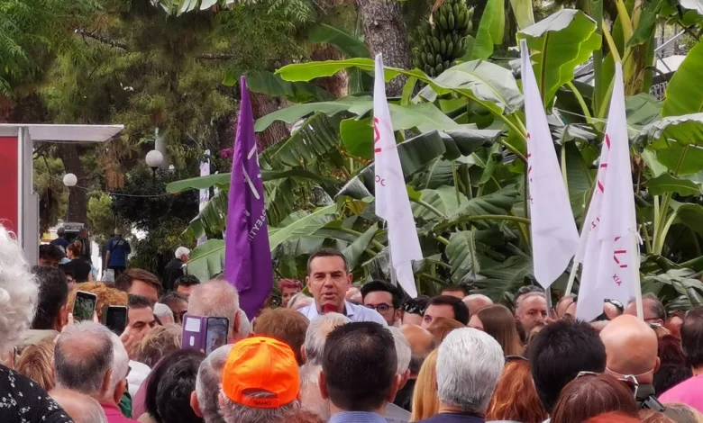 Ο Αλέξης Τσίπρας στο Χαϊδάρι δήλωσε... "ντεμοντέ" - Η βόλτα στην Καραϊσκάκη 2 Ο Αλέξης Τσίπρας στο Χαϊδάρι δήλωσε... "ντεμοντέ" - Η βόλτα στην Καραϊσκάκη 1