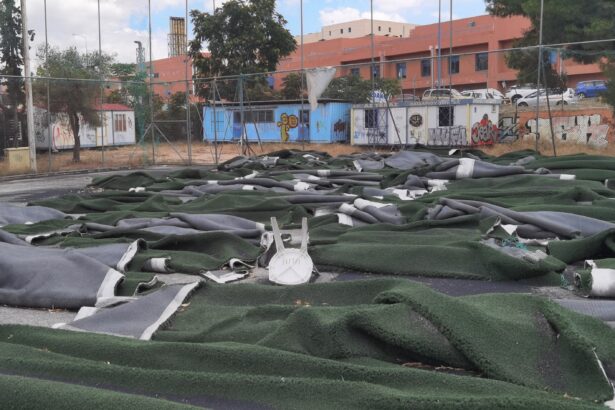 Μαύρα χάλια στο γήπεδο και το γύρω άλσος 47