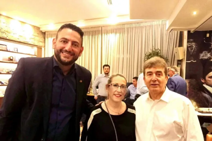 "Συνεχίζουμε ενωμένοι τον αγώνα για την Ελλάδα της προκοπής και της ανάπτυξης" 2 "Συνεχίζουμε ενωμένοι τον αγώνα για την Ελλάδα της προκοπής και της ανάπτυξης" 1