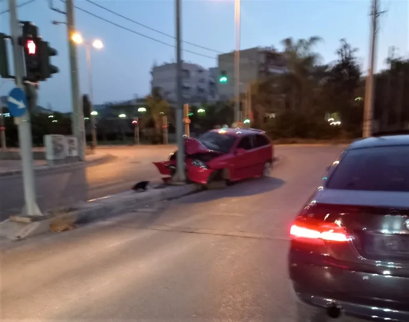 Τροχαίο με τραυματισμό απόψε στο Χαϊδάρι 5