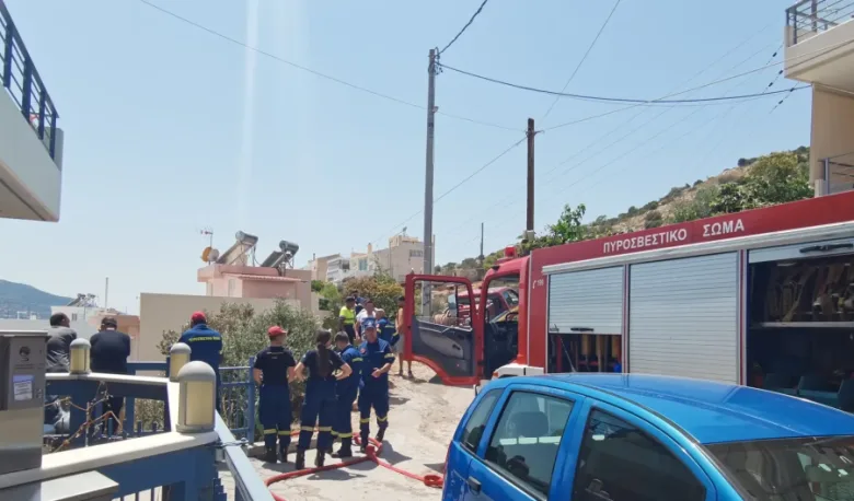 Φωτιά στο Άνω Δάσος απείλησε σπίτια και την πλαγιά του Ποικίλου - Βίντεο 2 Φωτιά στο Άνω Δάσος απείλησε σπίτια και την πλαγιά του Ποικίλου - Βίντεο 1