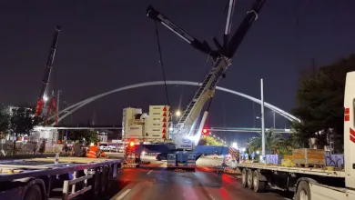 Ανέβηκε στα βάθρα της η πεζογέφυρα των 100 τόνων στο Παλατάκι 12