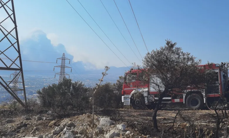 Χρονικό της δύσκολης μέρας με το διπλό μέτωπο στην Κοιλάδα του Δαφνιού 2 Χρονικό της δύσκολης μέρας με το διπλό μέτωπο στην Κοιλάδα του Δαφνιού 1