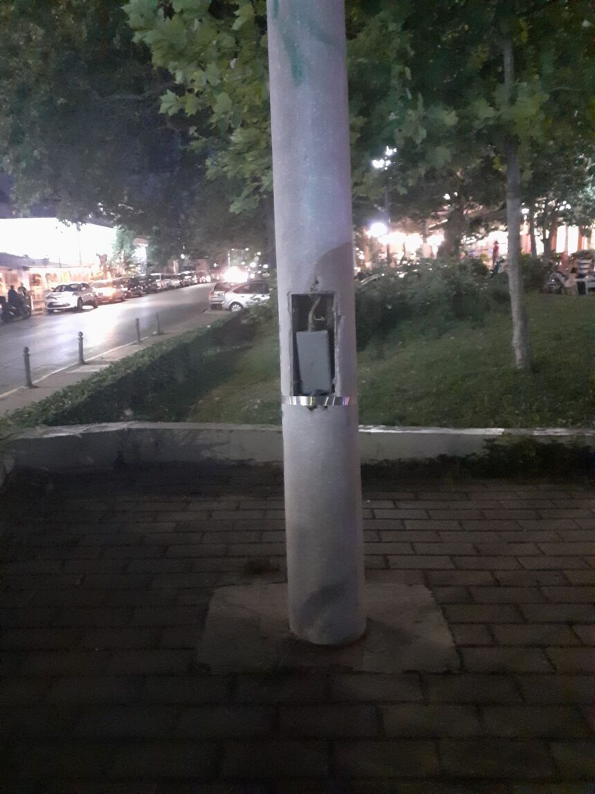 Παππούς ανήσυχος στην Πλατεία Ηρώων, 21/7 1