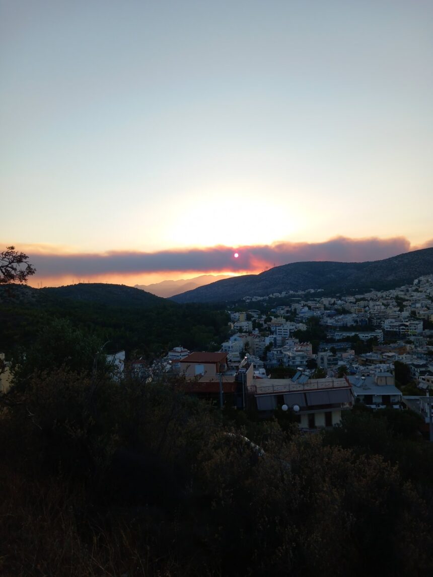 Το μαύρο πέπλο από το Λουτράκι μας βάζει ανησυχία, αλλά και σε επιφυλακή 2 Το μαύρο πέπλο από το Λουτράκι μας βάζει ανησυχία, αλλά και σε επιφυλακή 1