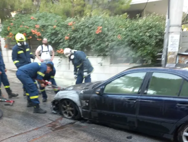 Φωτιά σε ΙΧ στο Δάσος 2 Φωτιά σε ΙΧ στο Δάσος 1